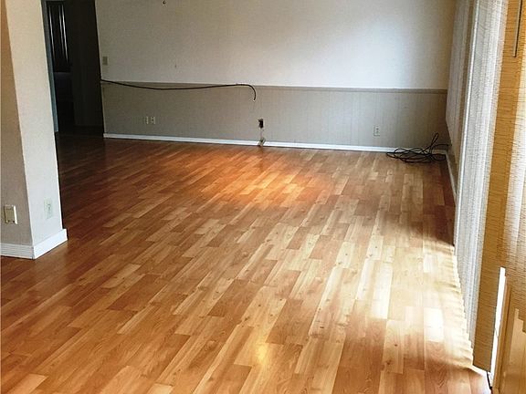 3rd image of 1083 Corum Cir