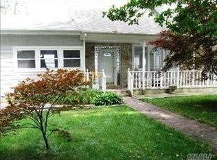 101 Landing Rd, Miller Place, NY 11764