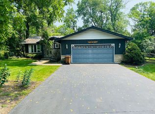 8403 Crescent Ct, Willow Springs, IL 60480