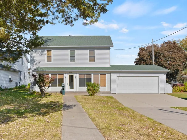 2011 Lucas St, Muscatine, IA 52761