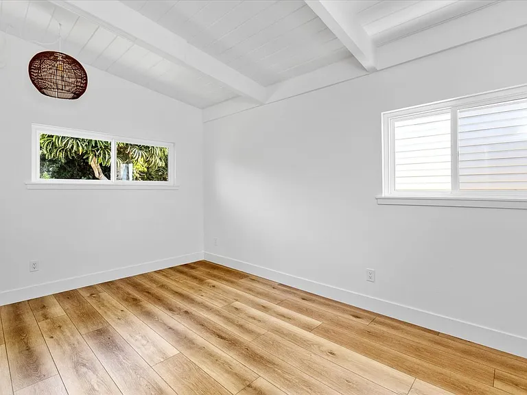 232-34 Barbara Ave — Photo 17