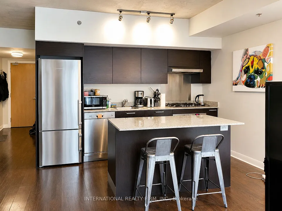 375 King St W #504