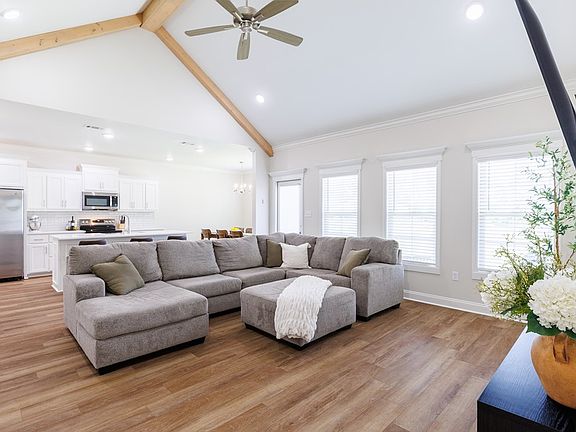 3rd image of 3928 Lu Ln