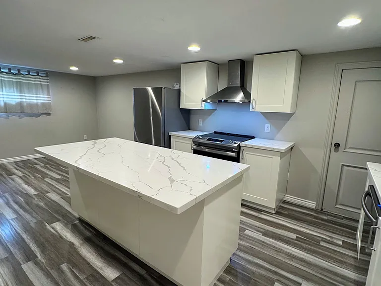 54 Hewson Cres #BASEMENT — Photo 12