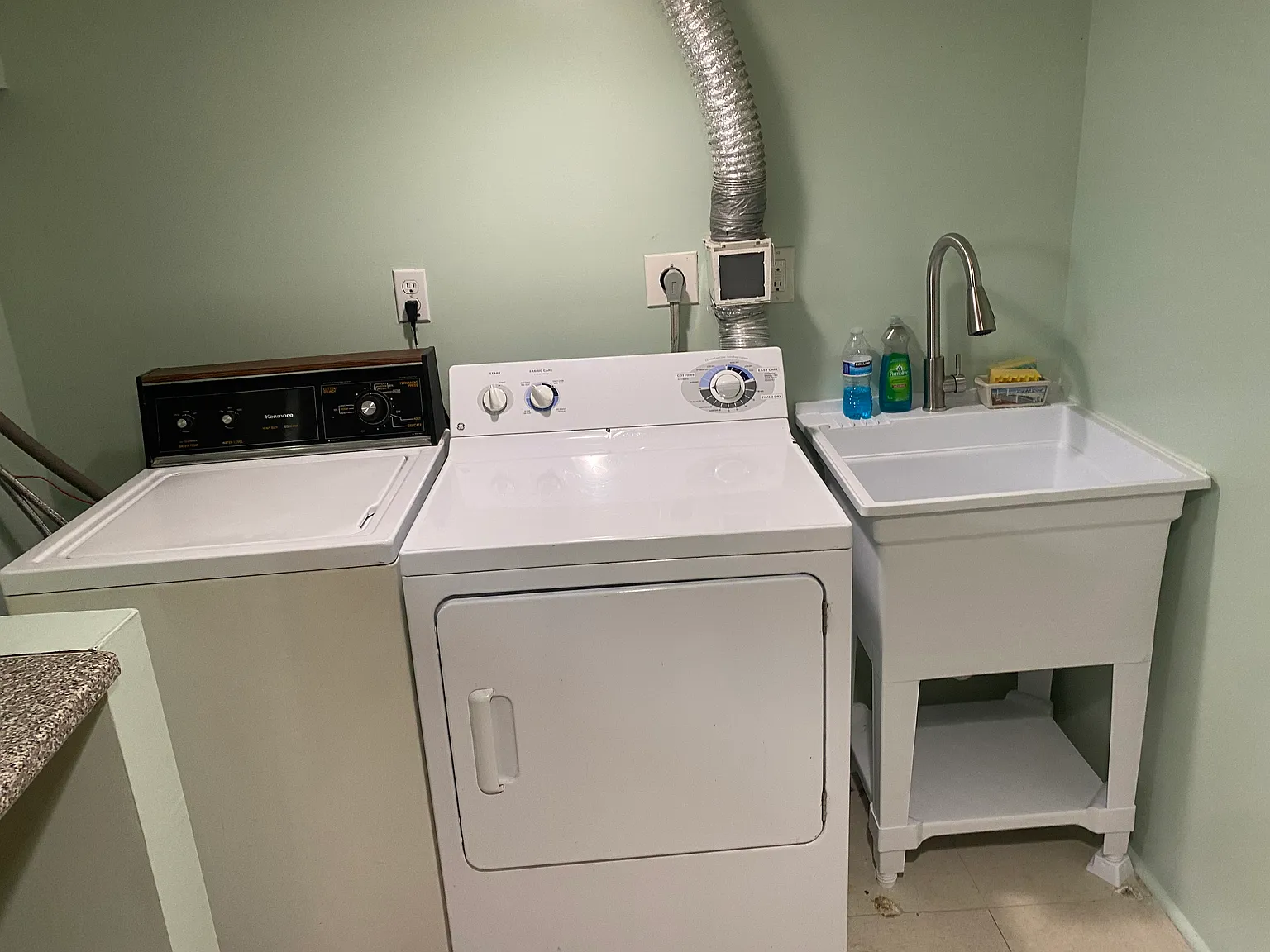 Studio, $1,300 — Photo 2