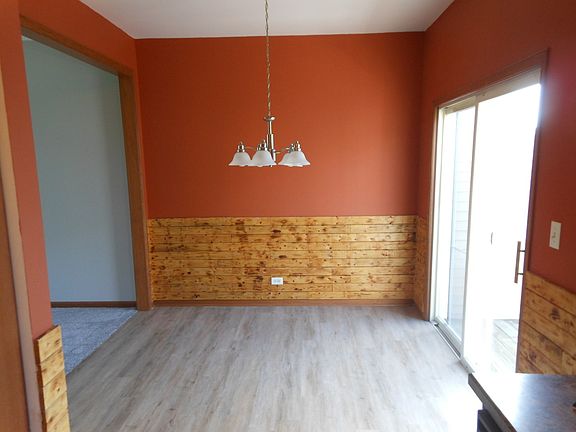 4th image of 4044 Hennepin Dr