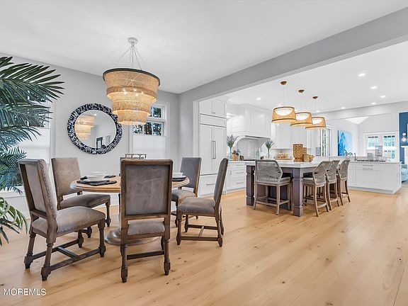 3rd image of 118 Beacon Blvd