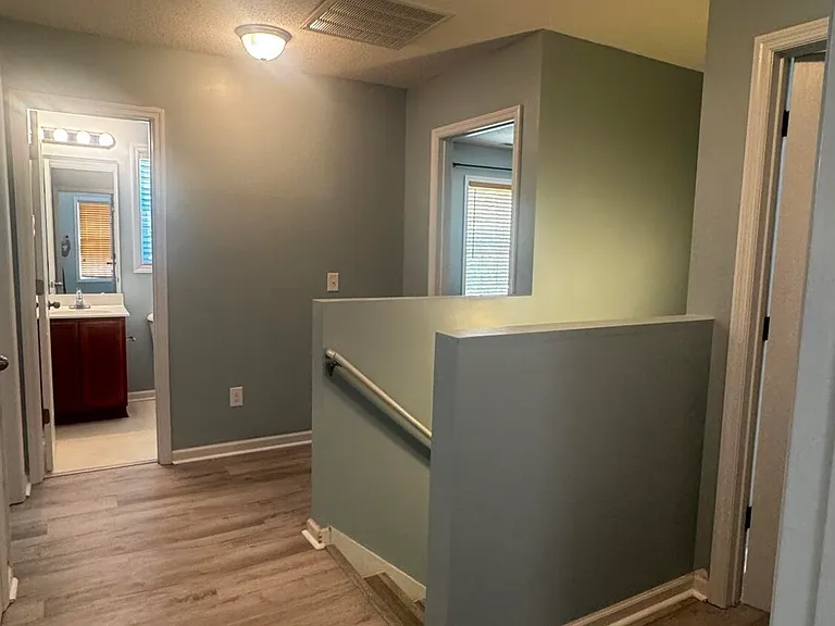 104 Republic Ct — Photo 11