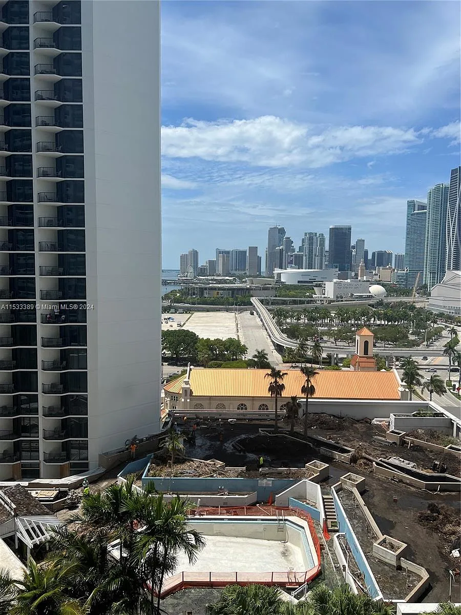 Building Photo - 1717 N Bayshore Dr #A-1856