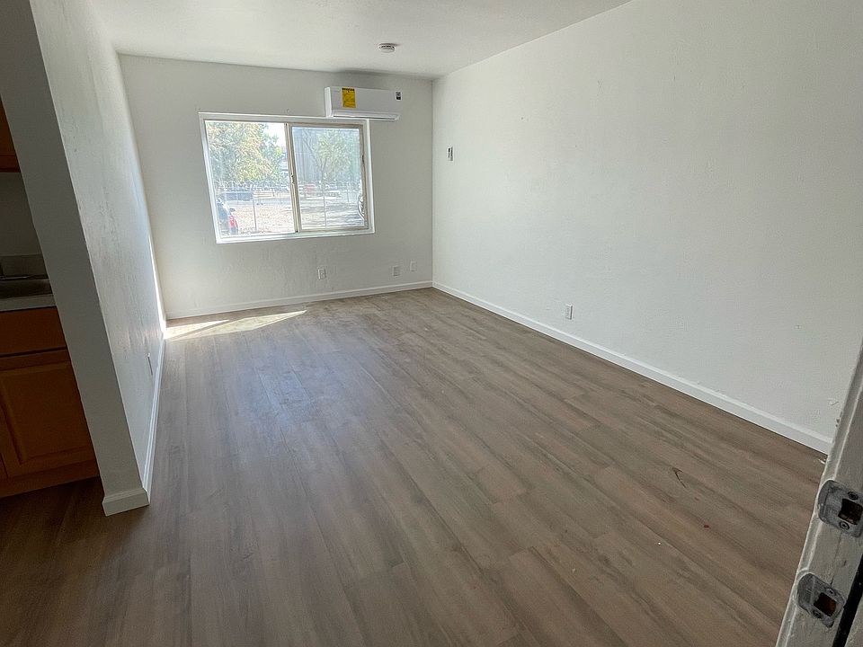 1st image of 530 N San Joaquin St #5