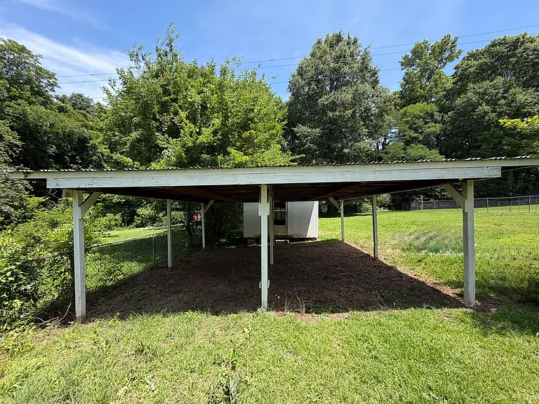 202 Mayfield Dr — Photo 12