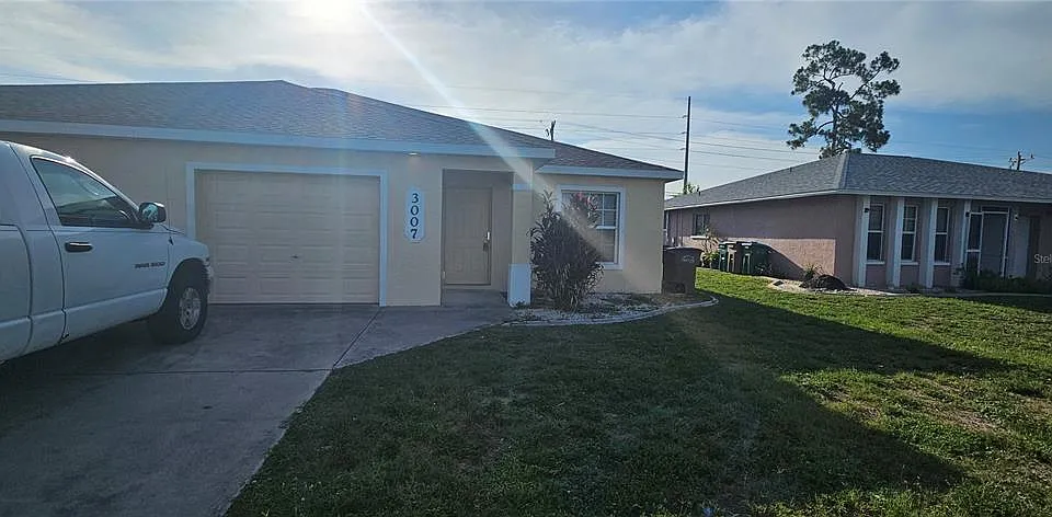 3007 SW Santa Barbara Pl
