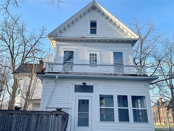 6th image of 205 Ten Eyck St
