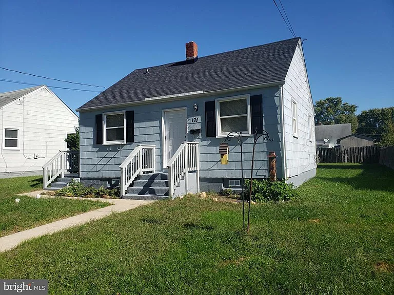 171 W Deen Ave — Photo 2
