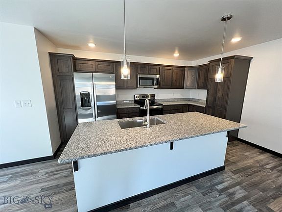 5th image of 601 Black Diamond St Unit B