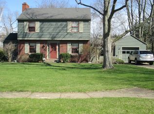 2426 S Twyckenham Dr, South Bend, IN 46614