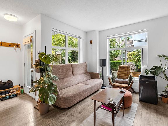 4th image of 618 Langside Ave #302
