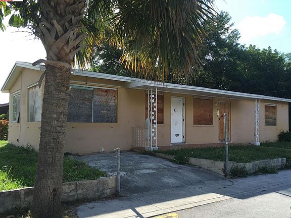 2nd image of 15200 NE 15th Ct