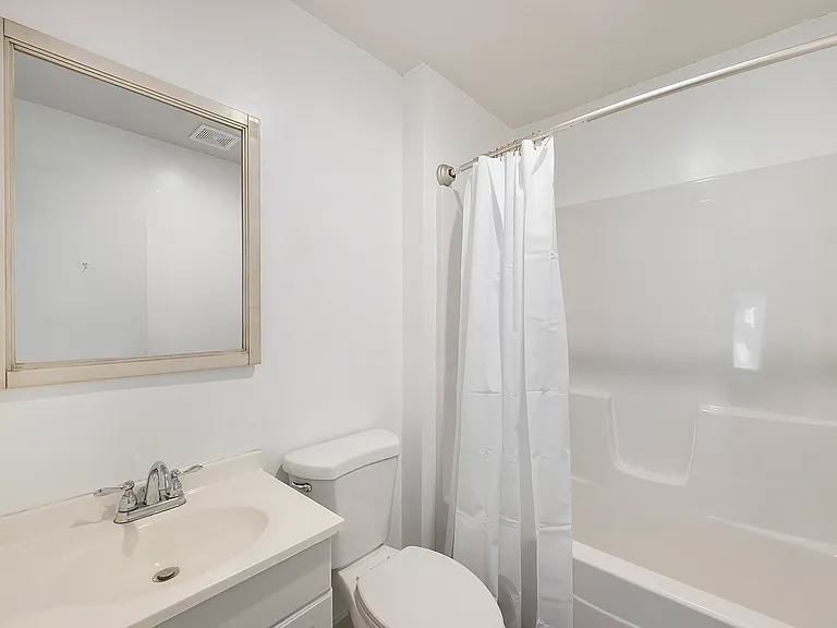 8207 Webster Ave #7 — Photo 27