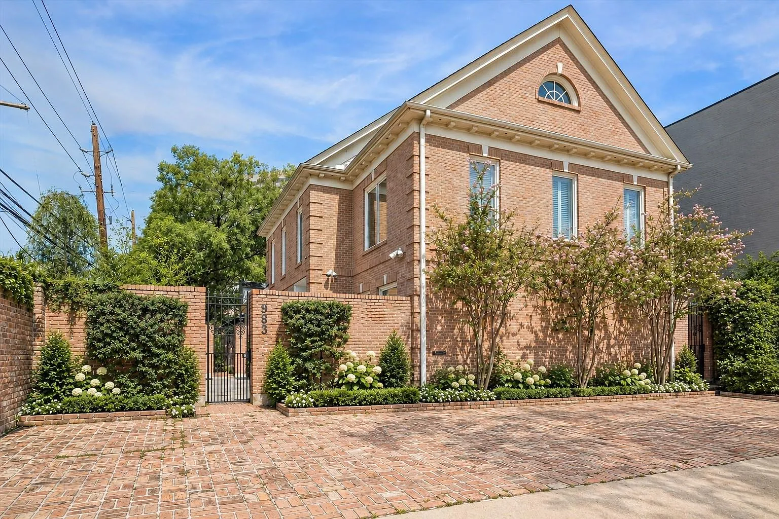 3 bed, 3.5 bath, 3459 sqft, $7,000 — Photo 1