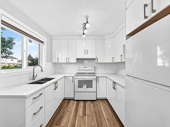 4th image of 77 W Martinbrook Rd NE