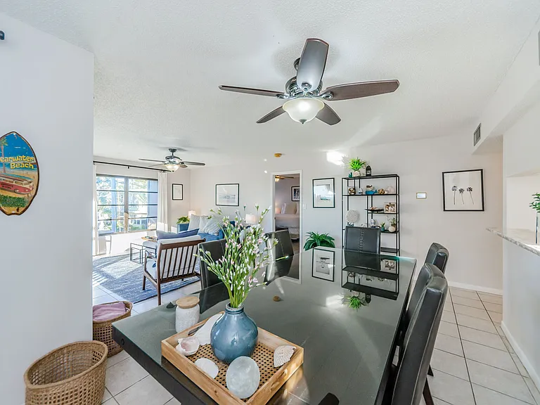 15 Glendale St #1B — Photo 8