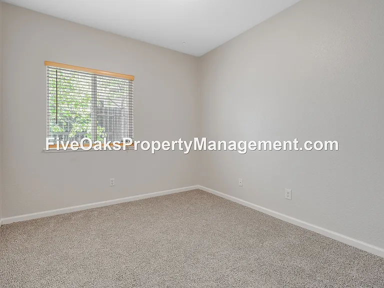 2242 Zittel Dr — Photo 15