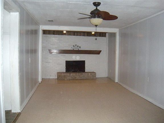 2nd image of 3122 Cedar Lake Dr