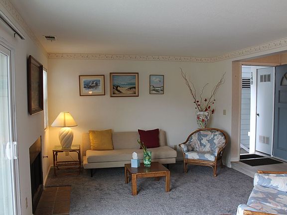 3rd image of 140 Cypress Ave