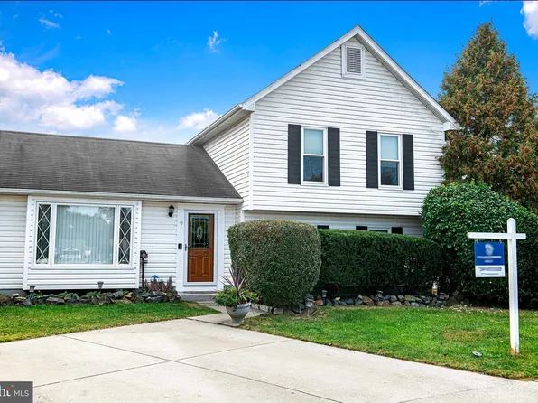 17 Barbie Ct, Middle River, MD 21220
