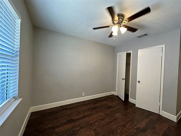 3rd image of 220 S Shore Pl #220