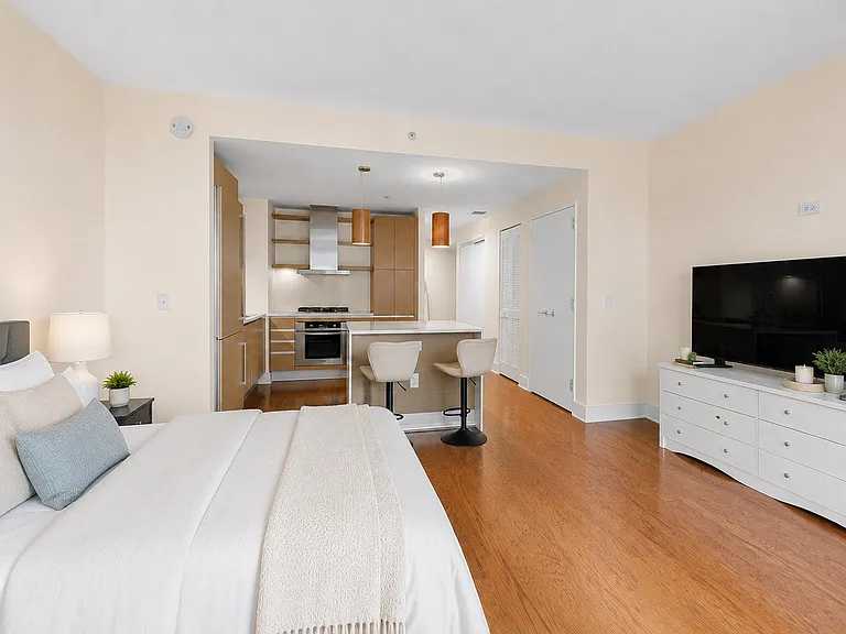 77 Hudson St #2412 — Photo 11