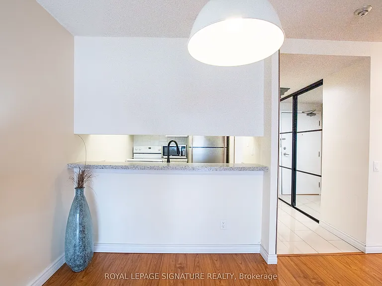 7 Bishop Ave #1604 — Photo 10
