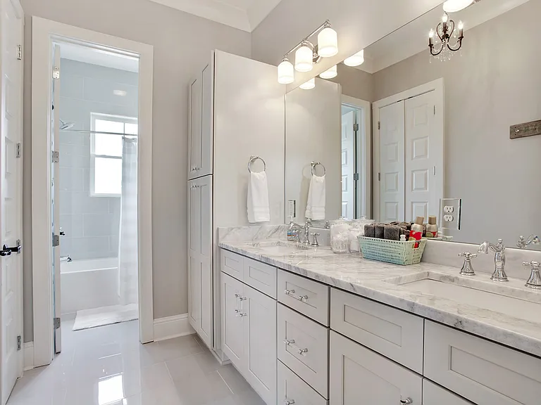 1419 Esplanade Ave — Photo 5