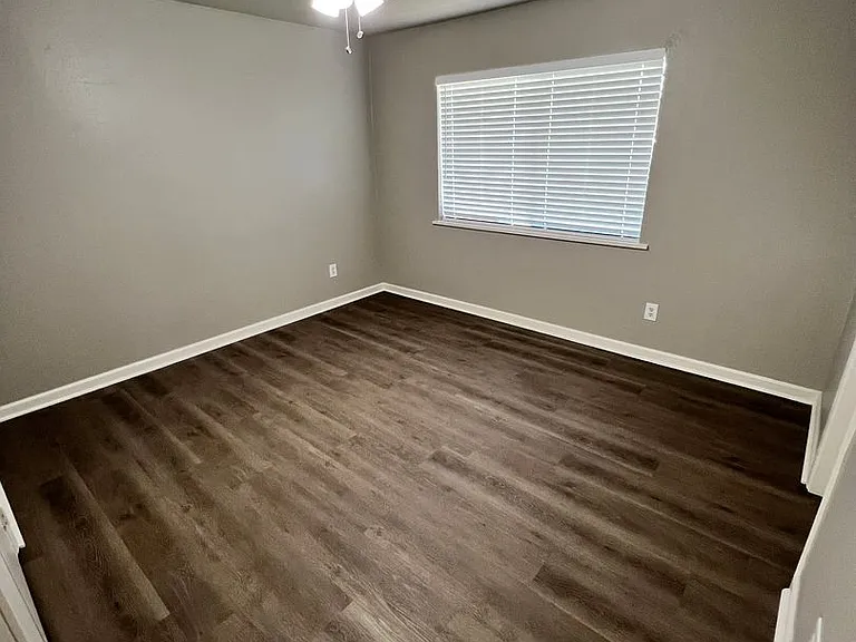 6408 NW Oak Ave — Photo 29