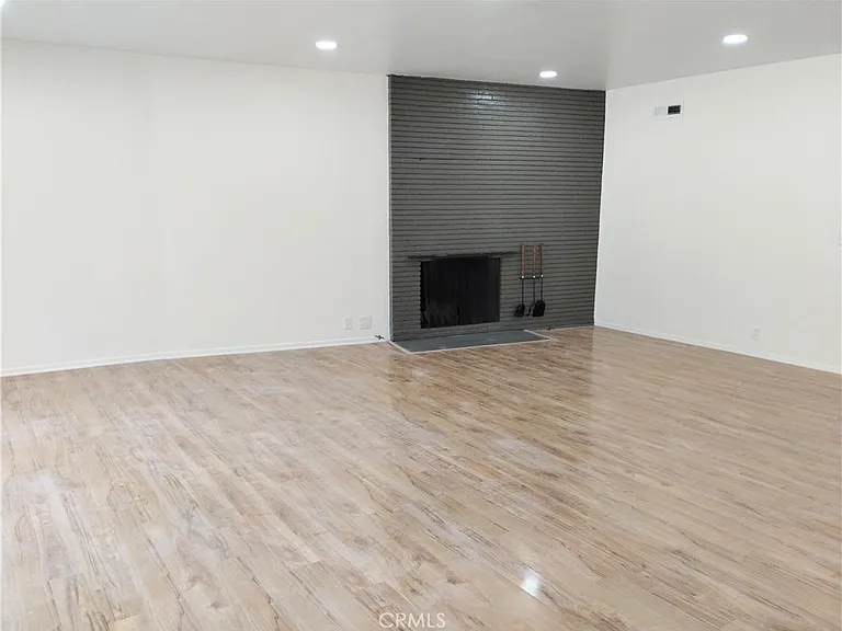 374 Grand Ave — Photo 5