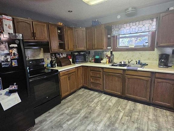 4th image of 9 Pine Grove Drive