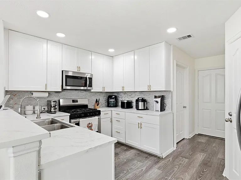 20811 Indigo River Ln — Photo 10