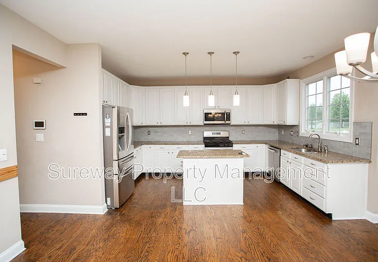 7 Amaryllis Ln — Photo 11