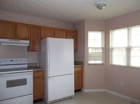 4th image of 887 E Meadowlands Dr
