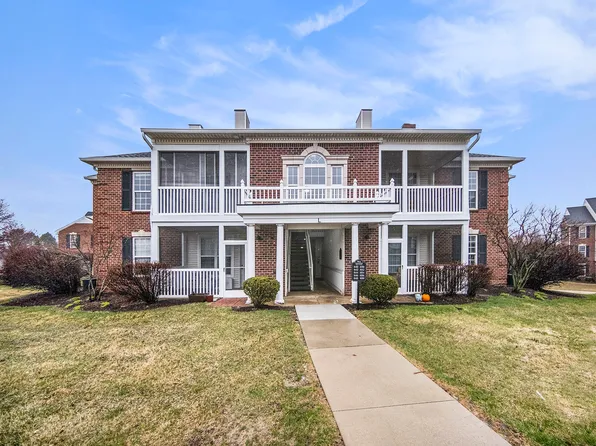 852 W Summerfield Glen Cir, Ann Arbor, MI 48103