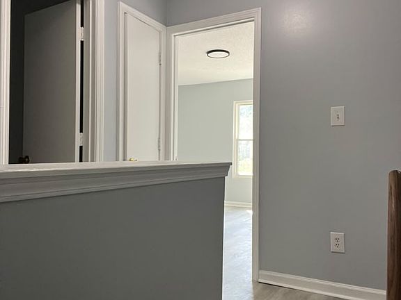 5th image of 217 Plantation Rd APT B