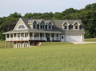 W1498 Young Rd, Palmyra, WI 53156