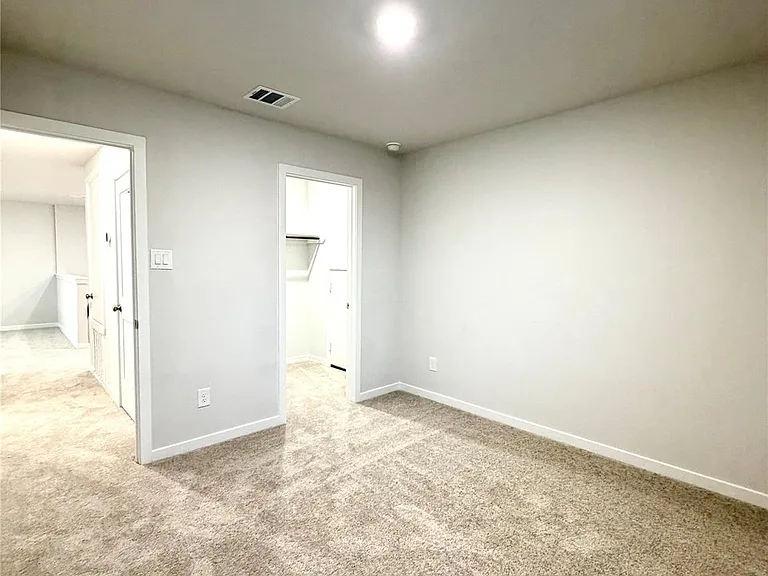 533 Shoreview Dr — Photo 15