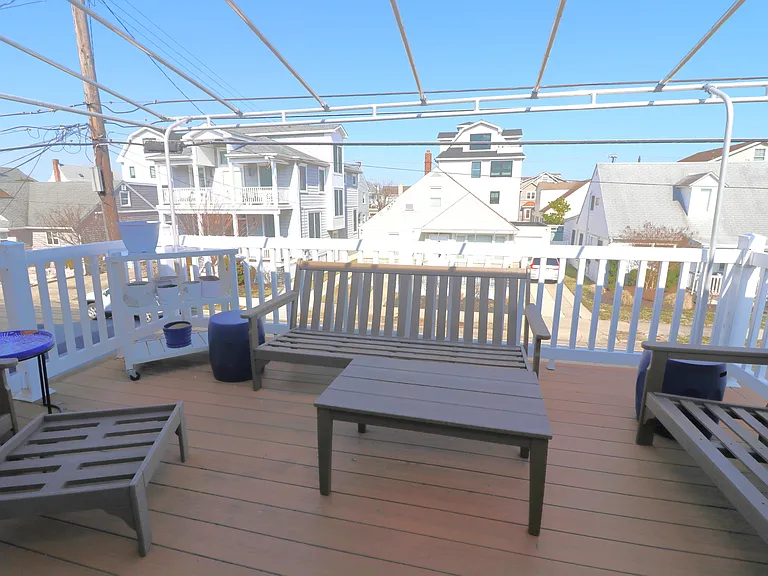 20 N Clermont Ave #B — Photo 8