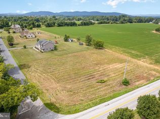 2 Palomino Pkwy, Dillsburg, PA 17019