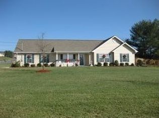 1002 Austin Ridge Ct, Piney Flats, TN 37686