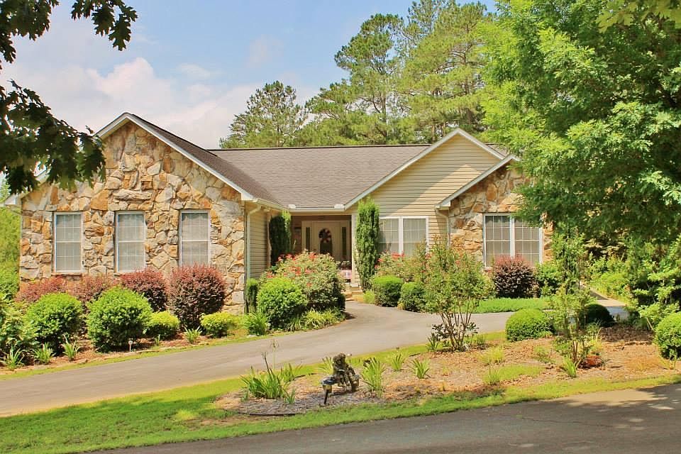 1st image of 36 Riverbluff Dr