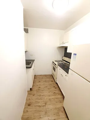 Rented by Smart NY Realty LLC | media 1