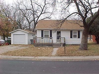 1st image of 905 Grand St